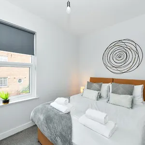  Holiday home Modern 4bed House United Kingdom