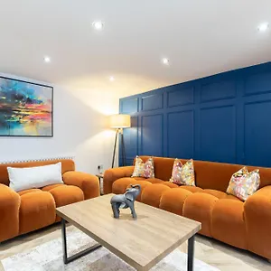  Apartment Prestbury Road
